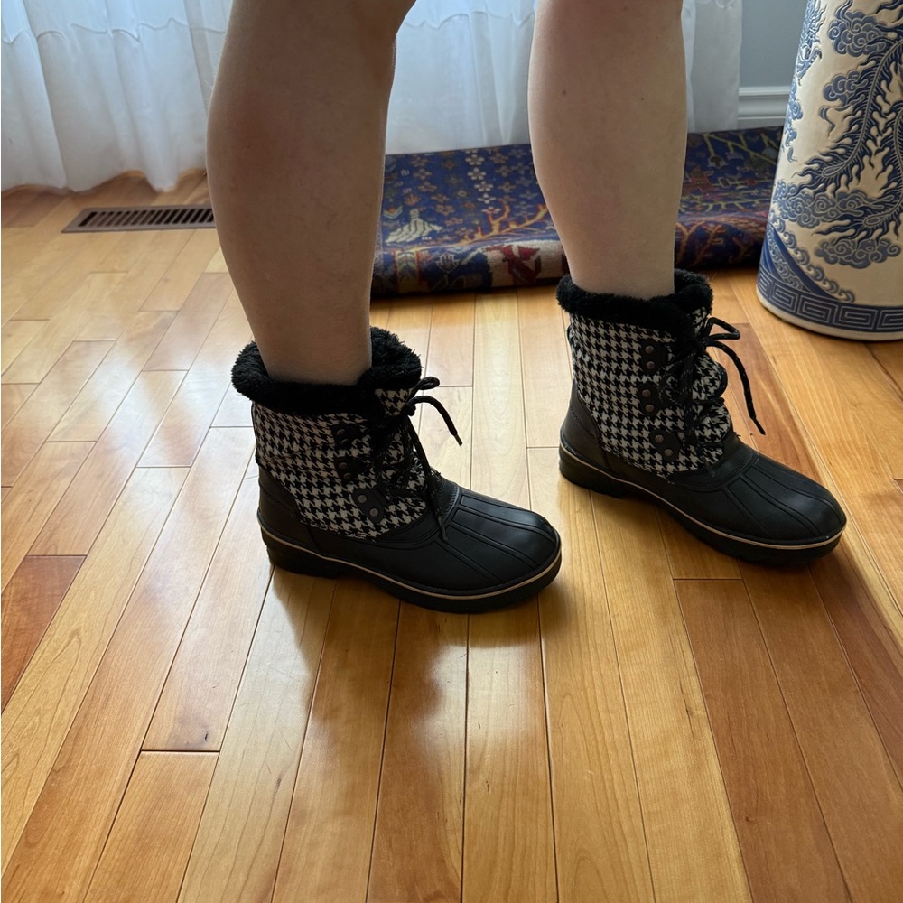 Cougar Black and White Houndstooth Boots